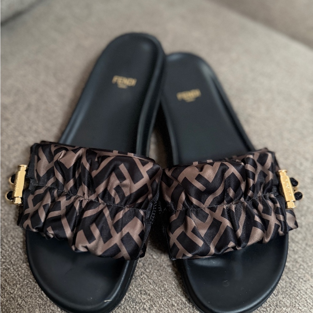 Fendi Black and Brown Geometric Slide Sandals - Picture 2 of 6
